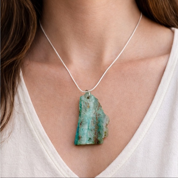 Dainty Rough Green Druzy Chrysocolla Pendant Necklace - Picture 4 of 7